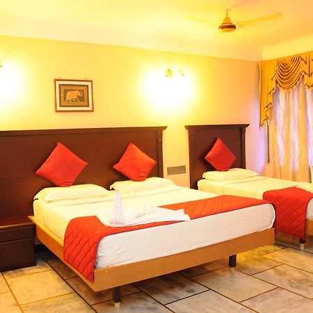 Hotel Subam Palni Exterior photo